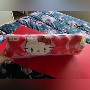 BRAND NEW Hello Kitty pillow set